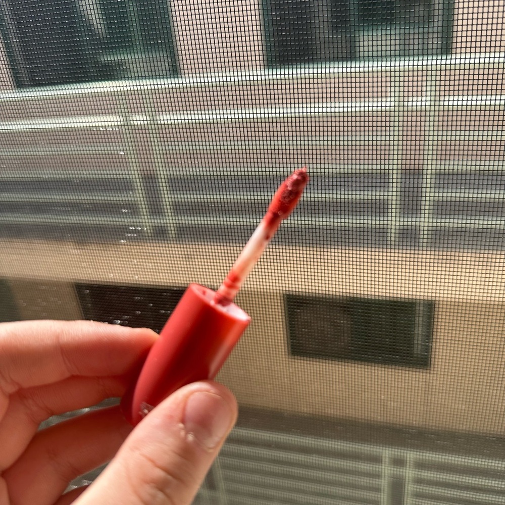 Red lip - Picture 5 of 7